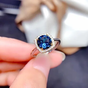 Метален Сребърен Квадратно пръстен на Принцеса, инкрустированное синьо цирконием, прост и елегантен за разделяне на цветовете, Модно дамско годежен пръстен