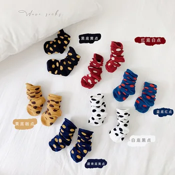 Бебешки чорапи със средна дължина, полка точки, есенни модни чорапи в корейски стил за момчета